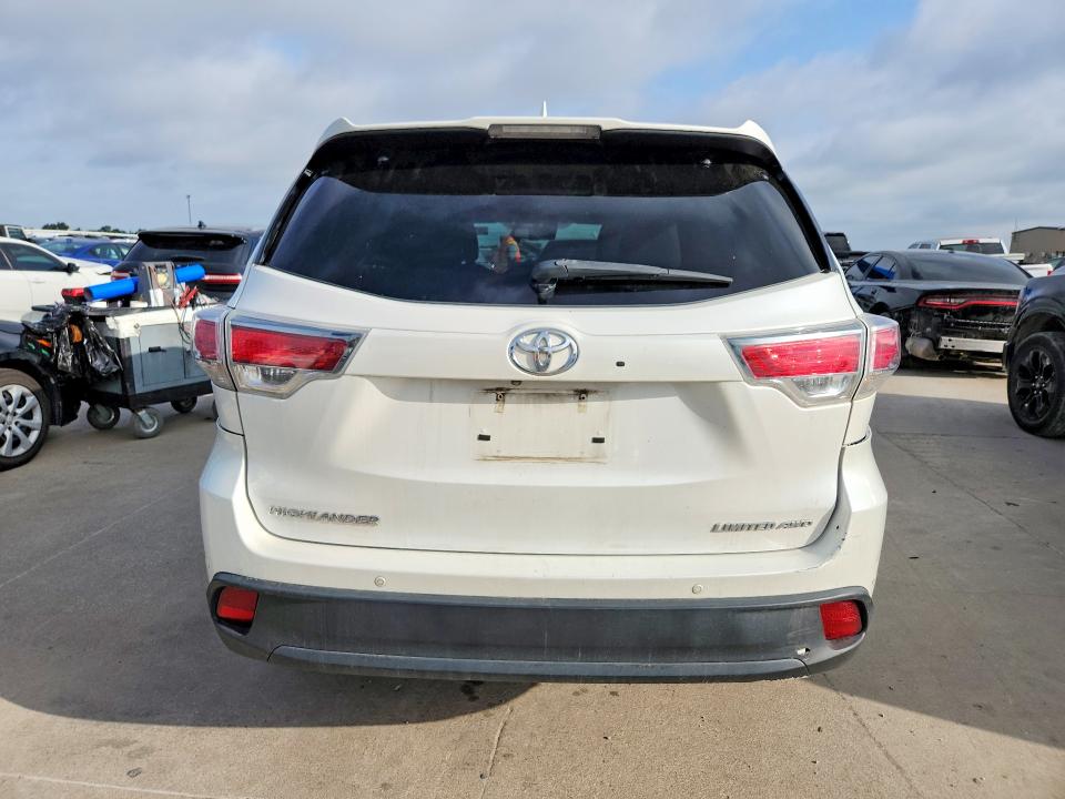 Photo 6 from auction – 2015 TOYOTA HIGHLANDER with VIN 5TDDKRFH0FS178607