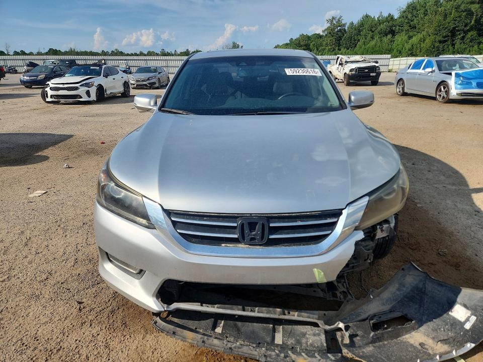 Photo 5 from auction – 2013 HONDA ACCORD with VIN 1HGCR2F83DA085199