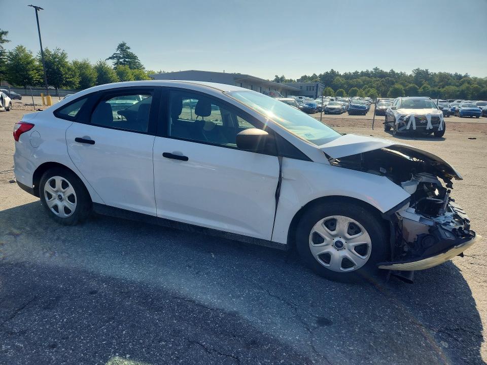 Photo 4 from auction – 2014 FORD FOCUS with VIN 1FADP3E25EL145457