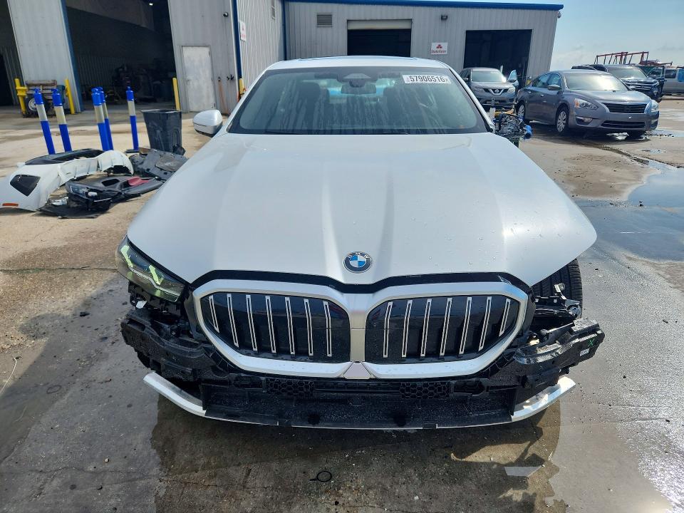 Photo 5 from auction – 2025 BMW 530 with VIN WBA43FJ06SCT40813