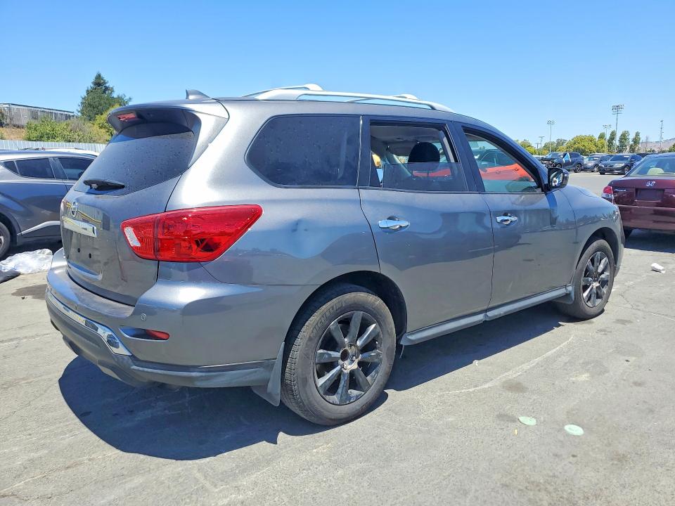 Photo 3 from auction – 2019 NISSAN PATHFINDER with VIN 5N1DR2MN7KC653964