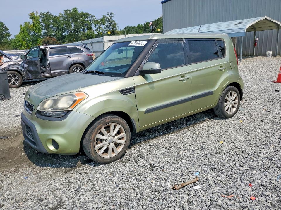 KIA SOUL 2013 with VIN KNDJT2A61D7581628 - Photo from auction