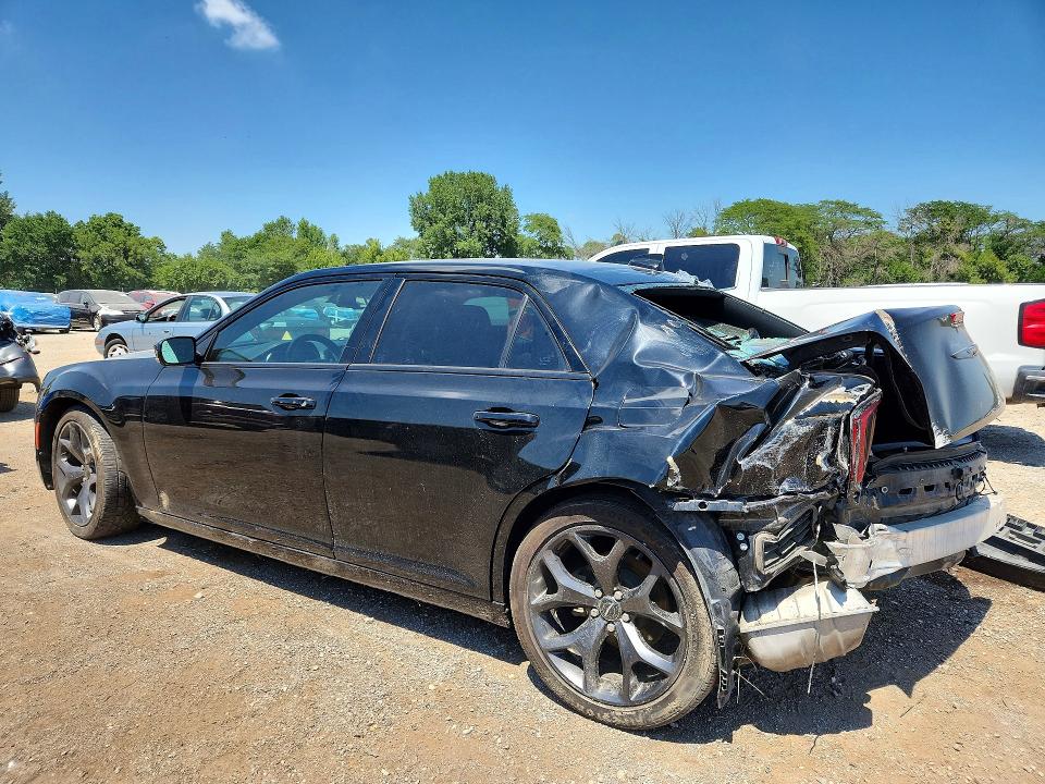 Photo 2 from auction – 2021 CHRYSLER 300 with VIN 2C3CCABG6MH545484
