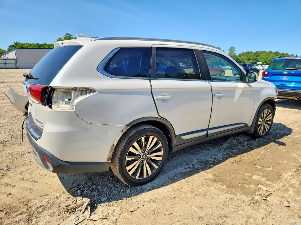 Photo 3 from auction – 2019 MITSUBISHI OUTLANDER with VIN JA4AD3A37KZ027062