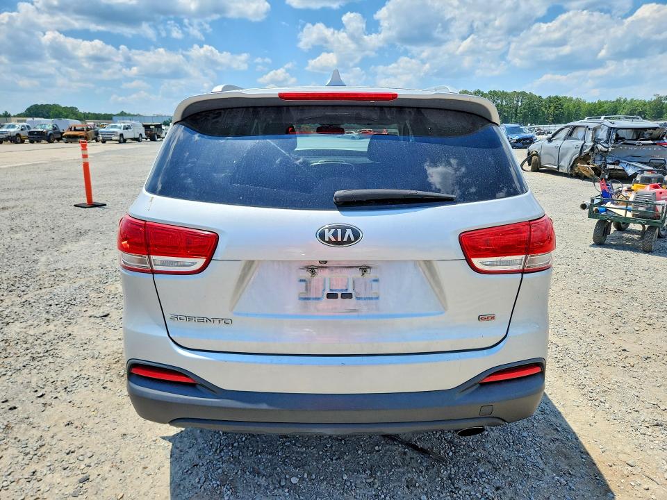 Photo 6 from auction – 2016 KIA SORENTO with VIN 5XYPG4A36GG016461