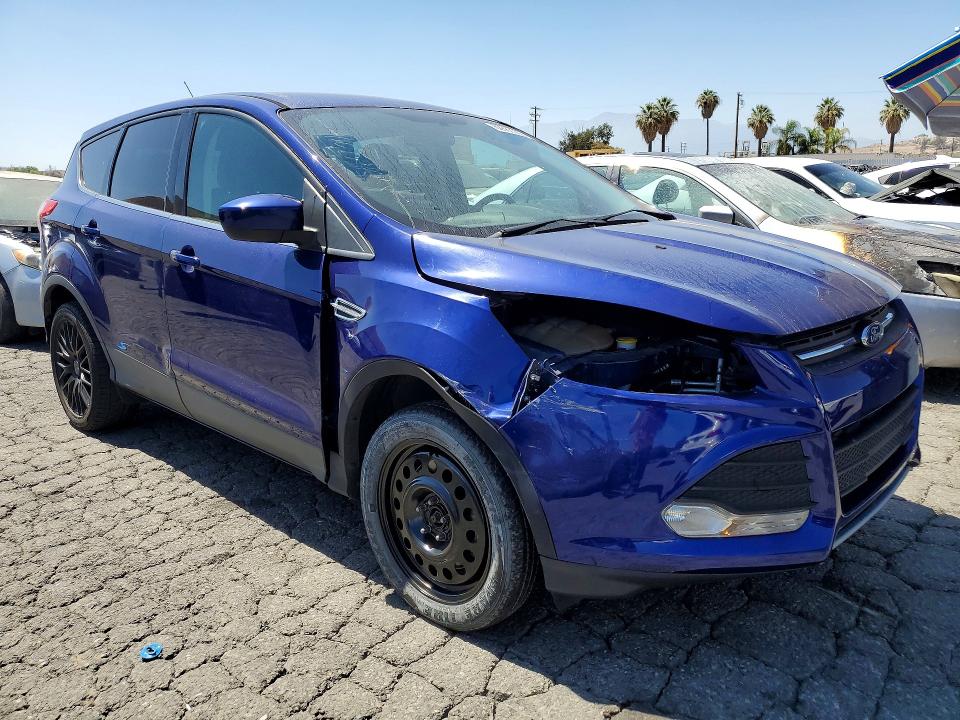 Photo 4 from auction – 2016 FORD ESCAPE with VIN 1FMCU0G95GUA69352