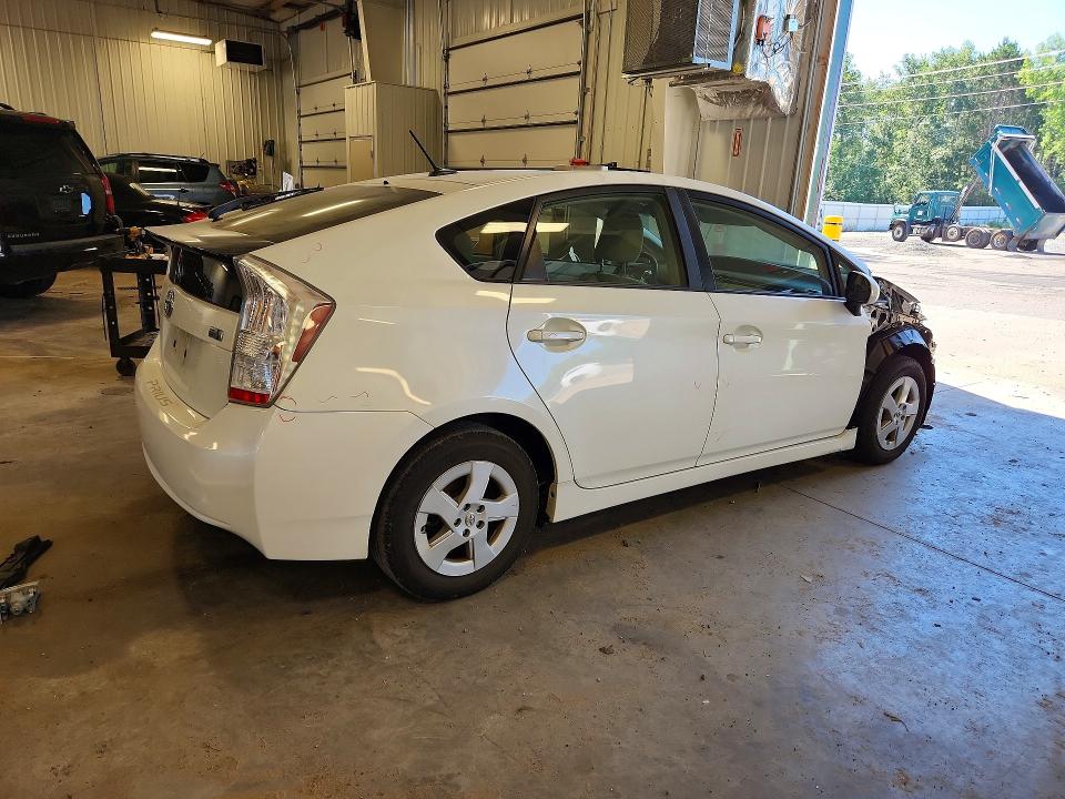 Photo 3 from auction – 2011 TOYOTA PRIUS with VIN JTDKN3DU7B1422711