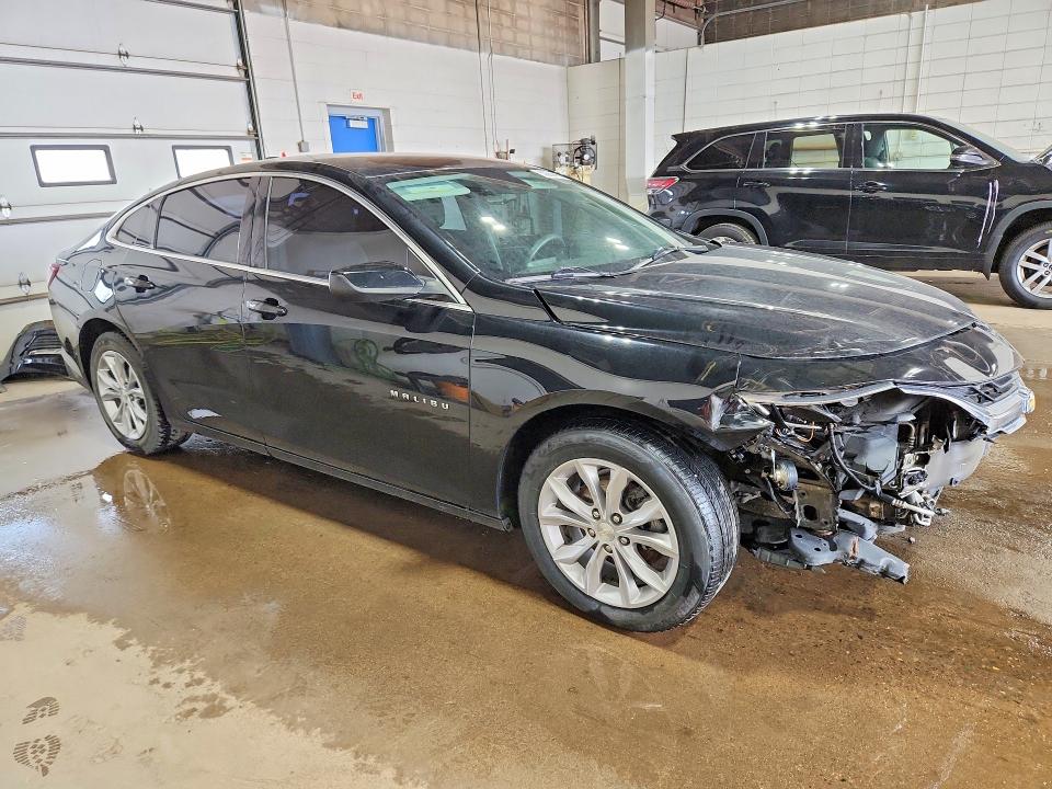 Photo 4 from auction – 2020 CHEVROLET MALIBU with VIN 1G1ZD5ST7LF060044