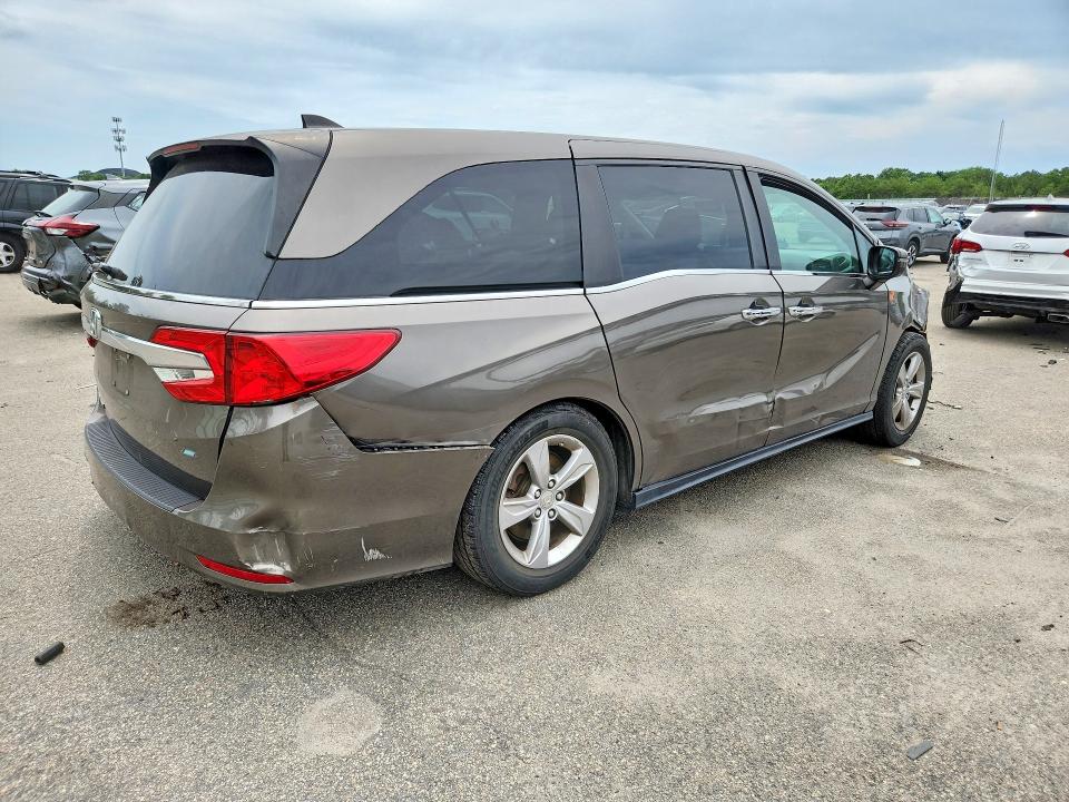 Снимка 3 от търг – 2018 HONDA ODYSSEY с VIN 5FNRL6H77JB094528