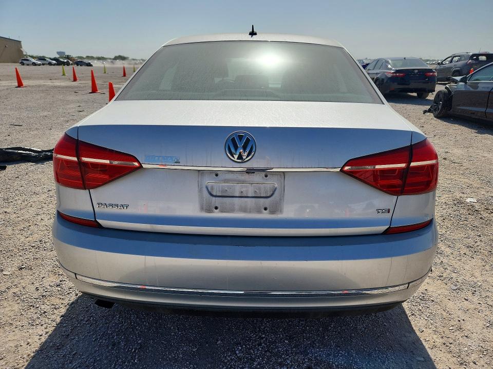 Снимка 6 от търг – 2016 VOLKSWAGEN PASSAT с VIN 1VWAT7A30GC011048