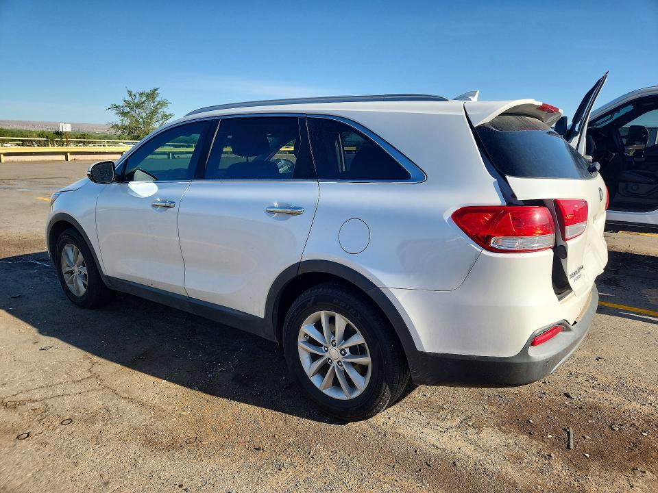 Photo 2 from auction – 2016 KIA SORENTO with VIN 5XYPG4A38GG152588