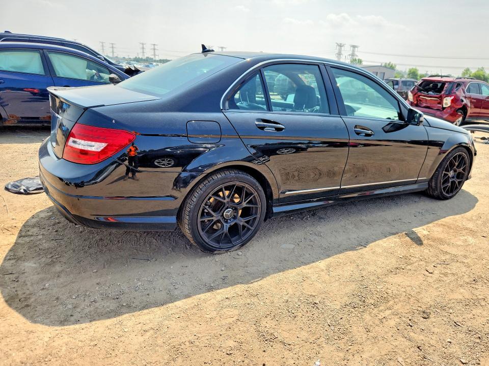 Photo 3 from auction – 2014 MERCEDES-BENZ C with VIN WDDGF8AB6EA921948