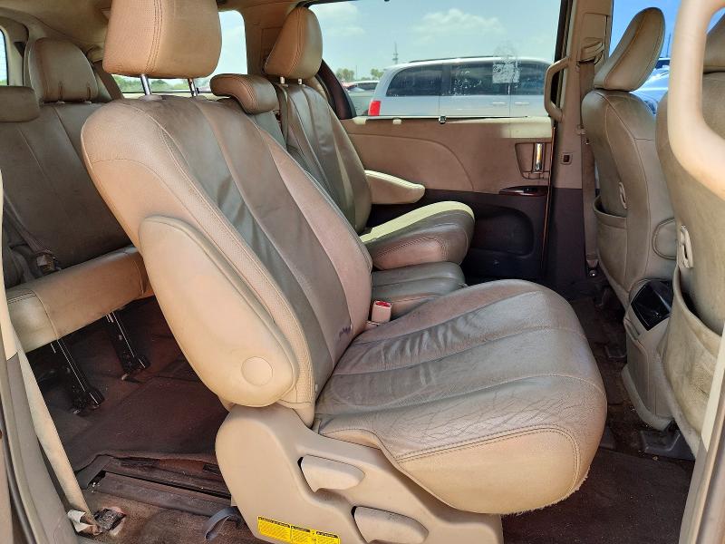 Photo 11 from auction – 2014 TOYOTA SIENNA with VIN 5TDYK3DC7ES456102