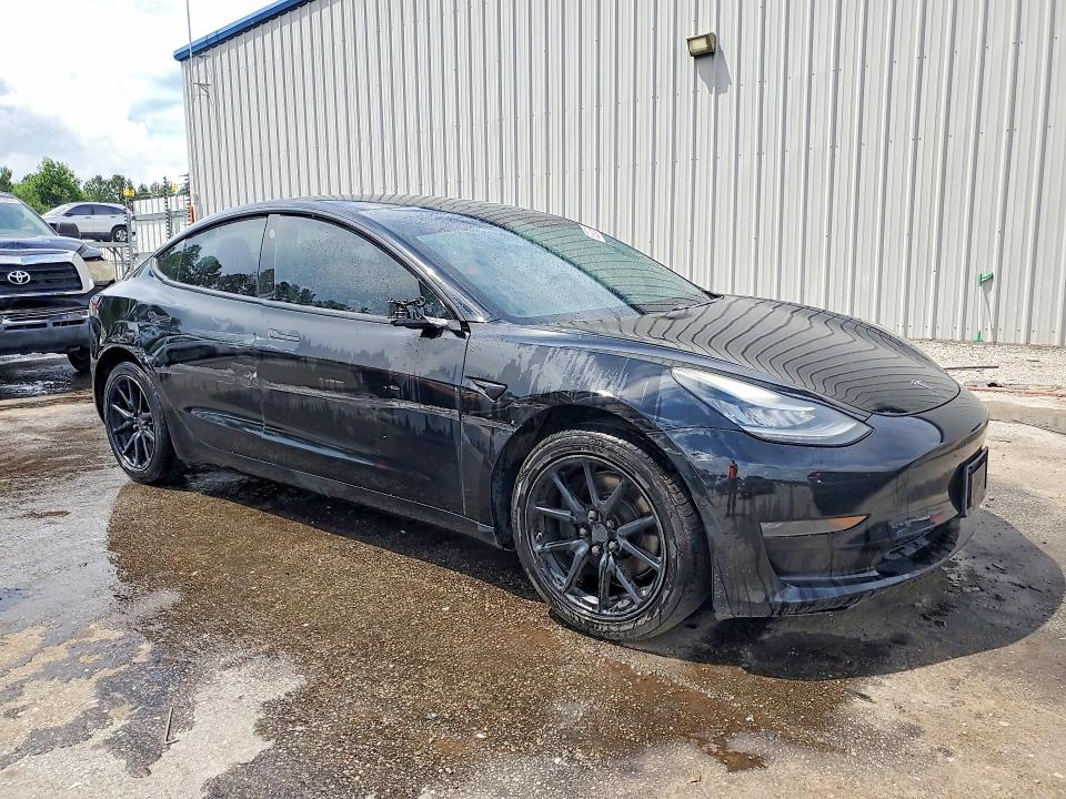 Photo 4 from auction – 2018 TESLA MODEL 3 with VIN 5YJ3E1EA5JF039014