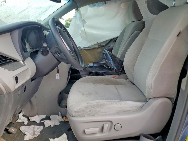 Photo 7 from auction – 2017 TOYOTA SIENNA with VIN 5TDKZ3DC4HS827271