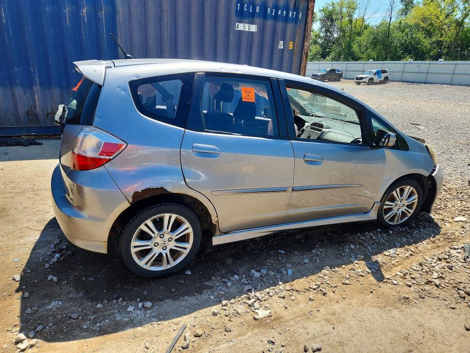 Снимка 3 от търг – 2009 HONDA FIT с VIN JHMGE88469S032098