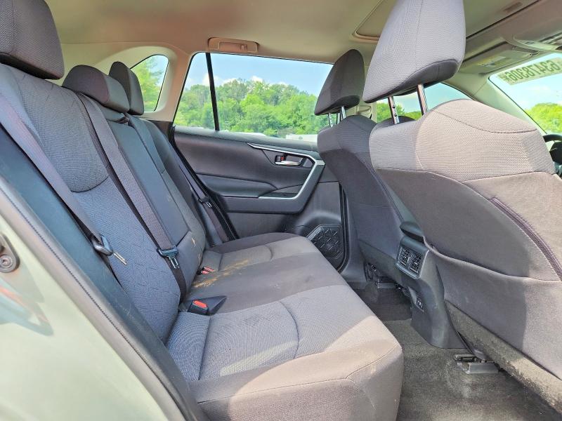 Photo 11 from auction – 2021 TOYOTA RAV4 with VIN JTMP1RFV4MD069775