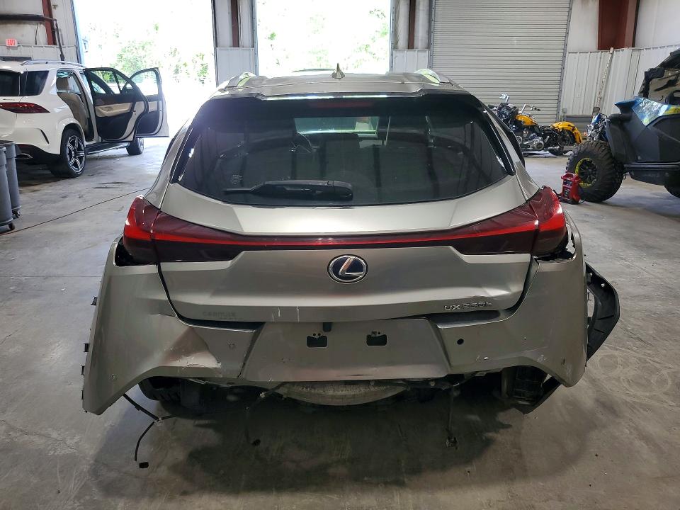 Photo 6 from auction – 2021 LEXUS UX with VIN JTHP9JBH3M2047545