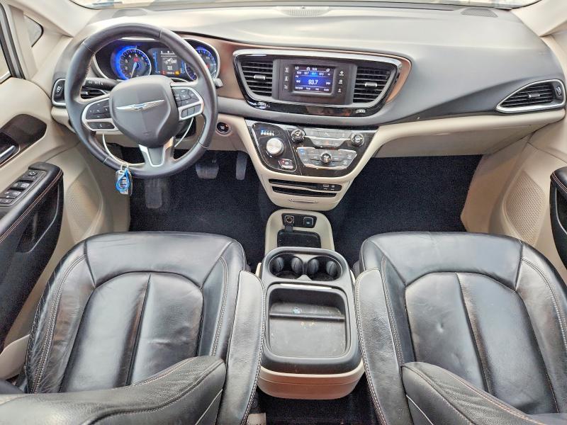 Photo 8 from auction – 2017 CHRYSLER PACIFICA with VIN 2C4RC1BG3HR747494