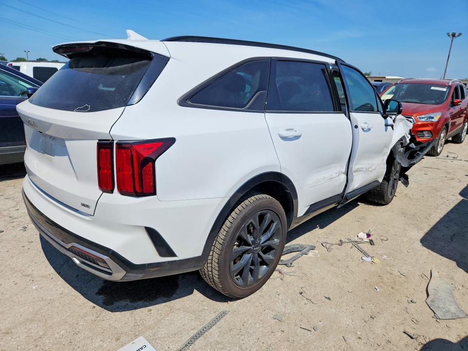 Photo 3 from auction – 2023 KIA SORENTO with VIN 5XYRKDLF2PG248781