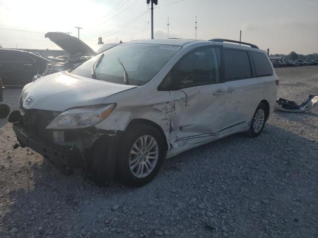 TOYOTA SIENNA XLE 2017 with VIN 5TDYZ3DC0HS818433 - Photo from auction