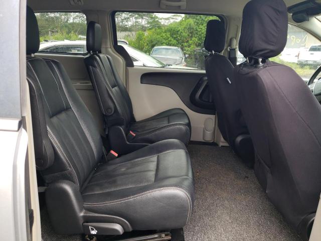 Photo 11 from auction – 2016 CHRYSLER TOWN & COU with VIN 2C4RC1BG4GR245656
