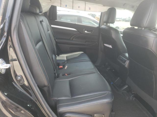 Photo 11 from auction – 2018 TOYOTA HIGHLANDER with VIN 5TDJZRFH6JS906728