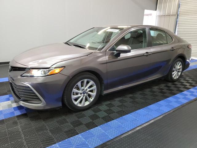 Photo 1 from auction – 2022 TOYOTA CAMRY LE with VIN 4T1C11AK2NU651190