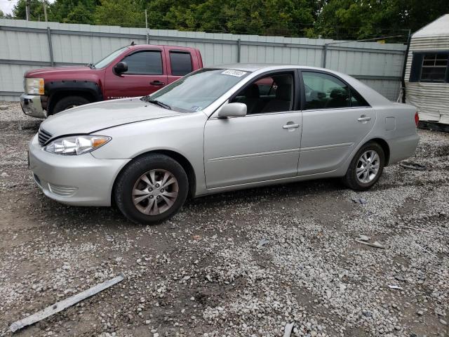 TOYOTA CAMRY LE 2005 with VIN 4T1BF30K45U106778 - Photo from auction