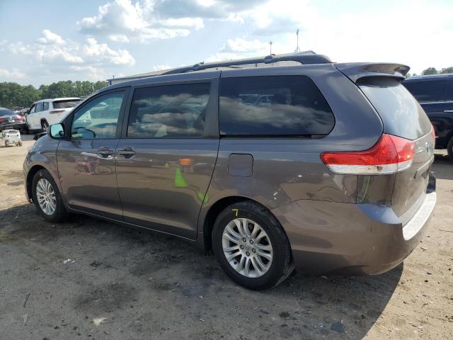 Photo 2 from auction – 2012 TOYOTA SIENNA XLE with VIN 5TDYK3DC7CS245978