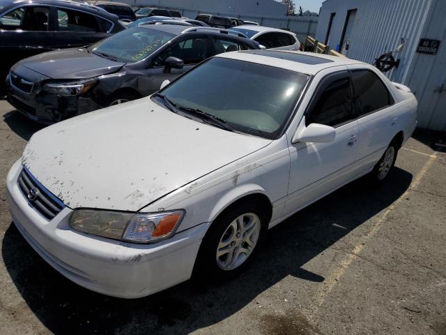 TOYOTA CAMRY LE M 2000 with VIN 4T1BF22K7YU948722 - Photo from auction