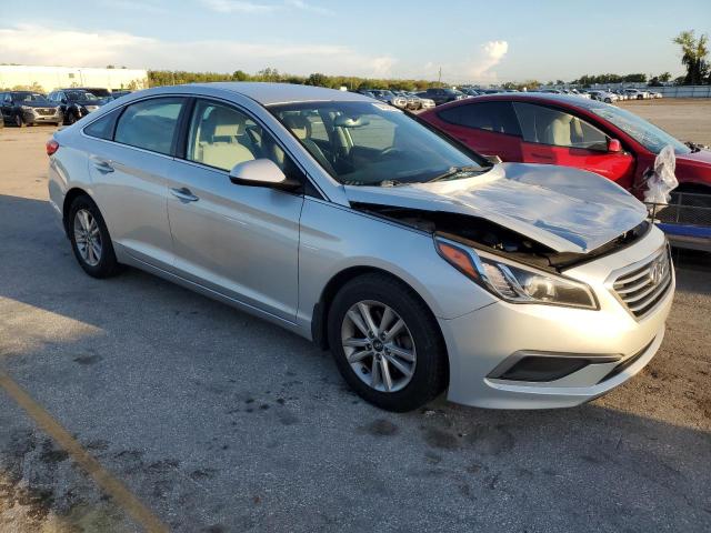 Photo 4 from auction – 2016 HYUNDAI SONATA SE with VIN 5NPE24AF4GH390138