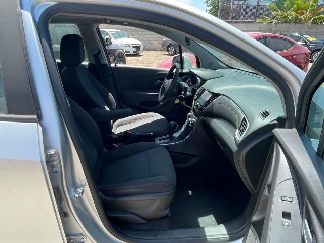 Photo 5 from auction – 2017 CHEVROLET TRAX LS with VIN KL7CJKSB8HB203705