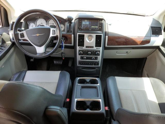 Photo 8 from auction – 2010 CHRYSLER TOWN & COU with VIN 2A4RR8D13AR428595