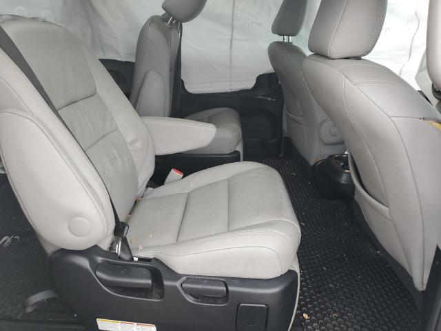 Photo 11 from auction – 2016 TOYOTA SIENNA XLE with VIN 5TDYK3DC6GS742168