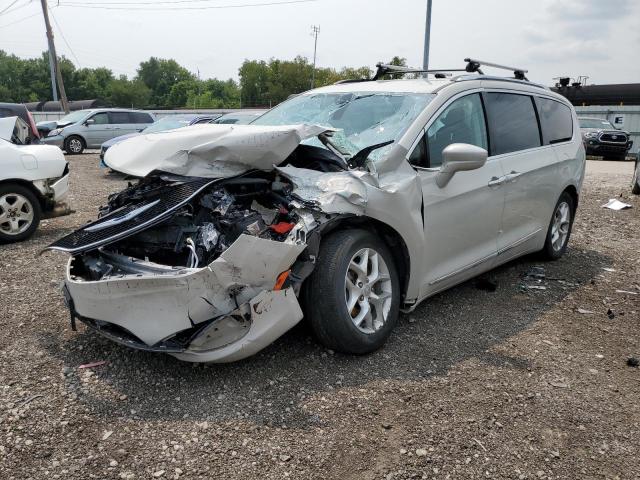 CHRYSLER PACIFICA T 2017 with VIN 2C4RC1EG5HR622668 - Photo from auction