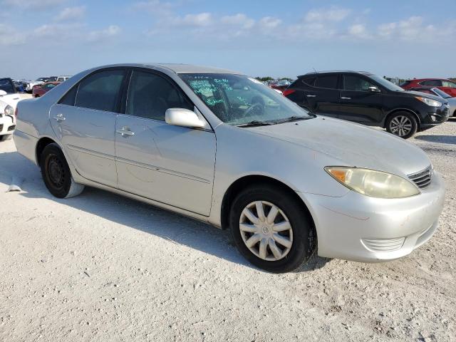 Photo 4 from auction – 2005 TOYOTA CAMRY LE with VIN 4T1BE32K85U013262