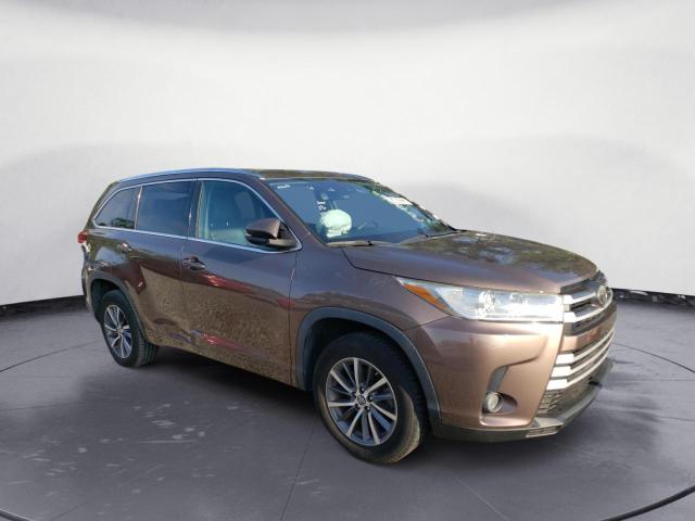 Photo 4 from auction – 2018 TOYOTA HIGHLANDER with VIN 5TDKZRFHXJS280413