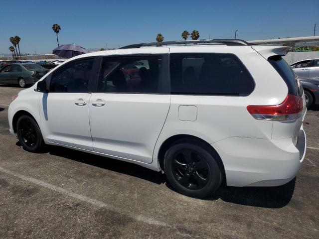 Photo 2 from auction – 2013 TOYOTA SIENNA LE with VIN 5TDKK3DCXDS317022