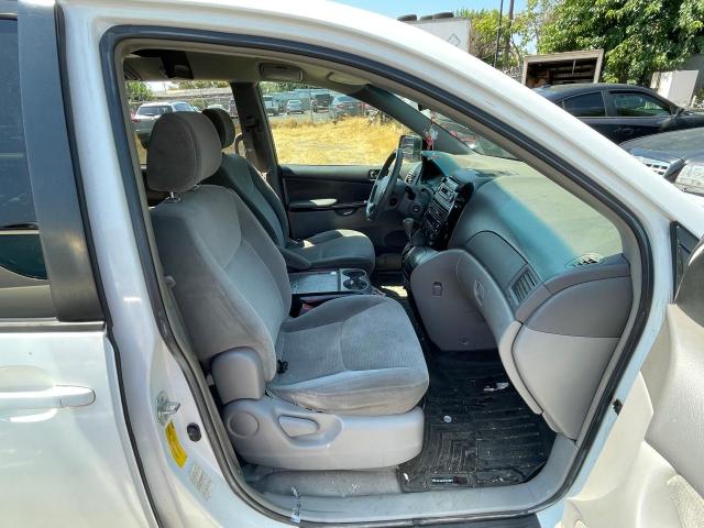 Photo 5 from auction – 2004 TOYOTA SIENNA LE with VIN 5TDBA23C54S018455