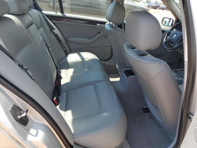 Photo 10 from auction – 2005 BMW 325 I with VIN WBAET37495NJ89830