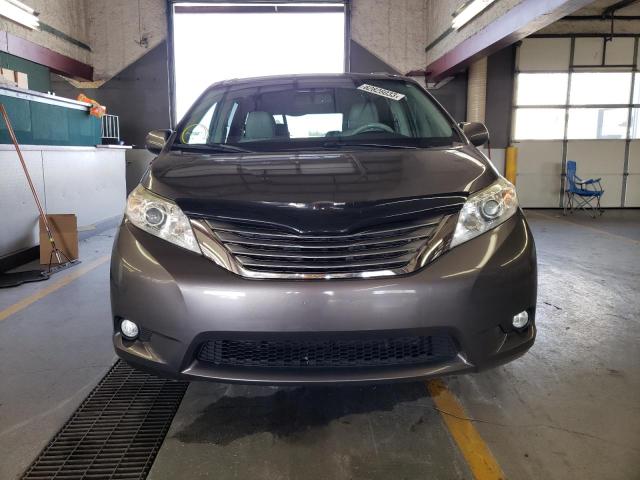 Photo 5 from auction – 2011 TOYOTA SIENNA XLE with VIN 5TDYK3DC1BS116830