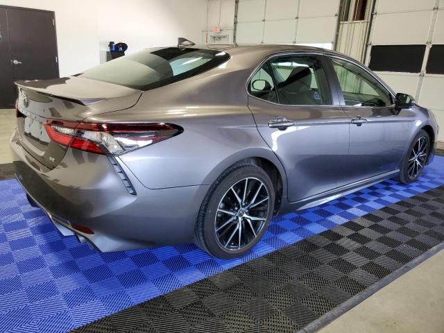Photo 3 from auction – 2022 TOYOTA CAMRY SE with VIN 4T1G11AK2NU657931