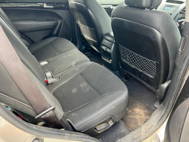Photo 6 from auction – 2014 KIA SORENTO LX with VIN 5XYKTCA65EG544855