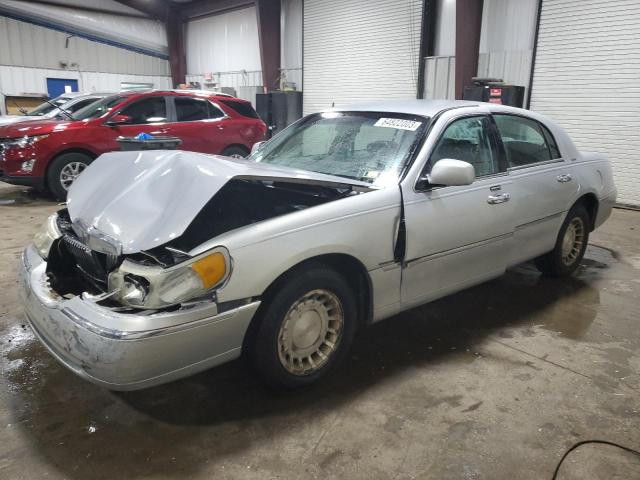 LINCOLN TOWN CAR E 2002 with VIN 1LNHM81W52Y631450 - Photo from auction