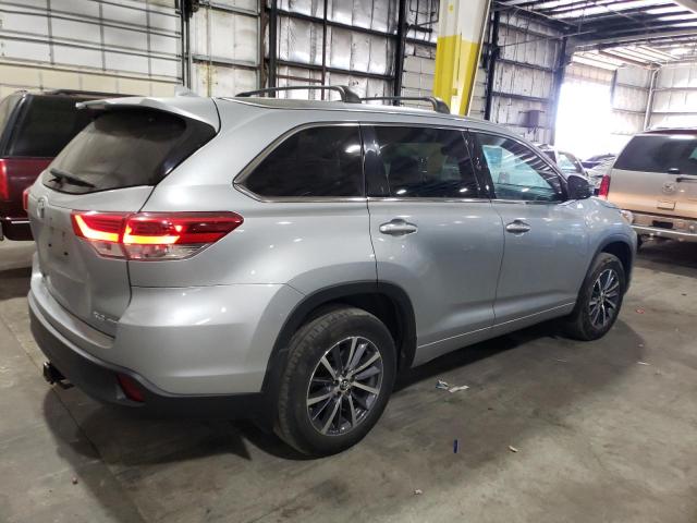 Photo 3 from auction – 2017 TOYOTA HIGHLANDER with VIN 5TDJZRFH5HS457553