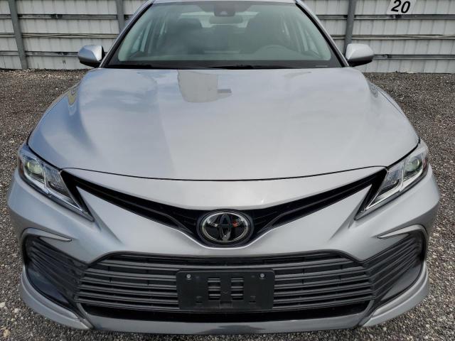 Photo 5 from auction – 2022 TOYOTA CAMRY LE with VIN 4T1C11AK8NU656829