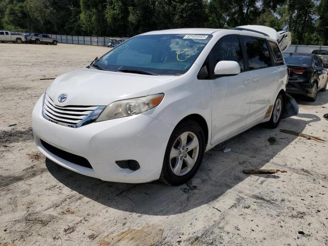 TOYOTA SIENNA LE 2015 with VIN 5TDKK3DC4FS537274 - Photo from auction