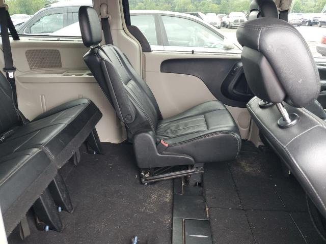 Photo 11 from auction – 2012 CHRYSLER TOWN & COU with VIN 2C4RC1CG6CR301525