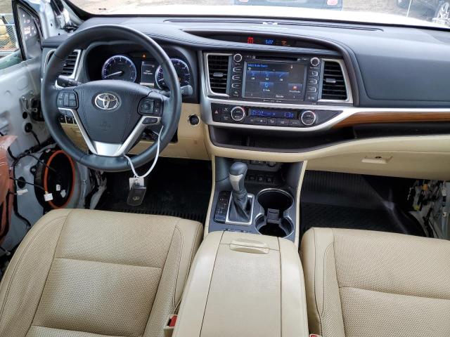 Photo 8 from auction – 2018 TOYOTA HIGHLANDER with VIN 5TDDZRFH7JS843443
